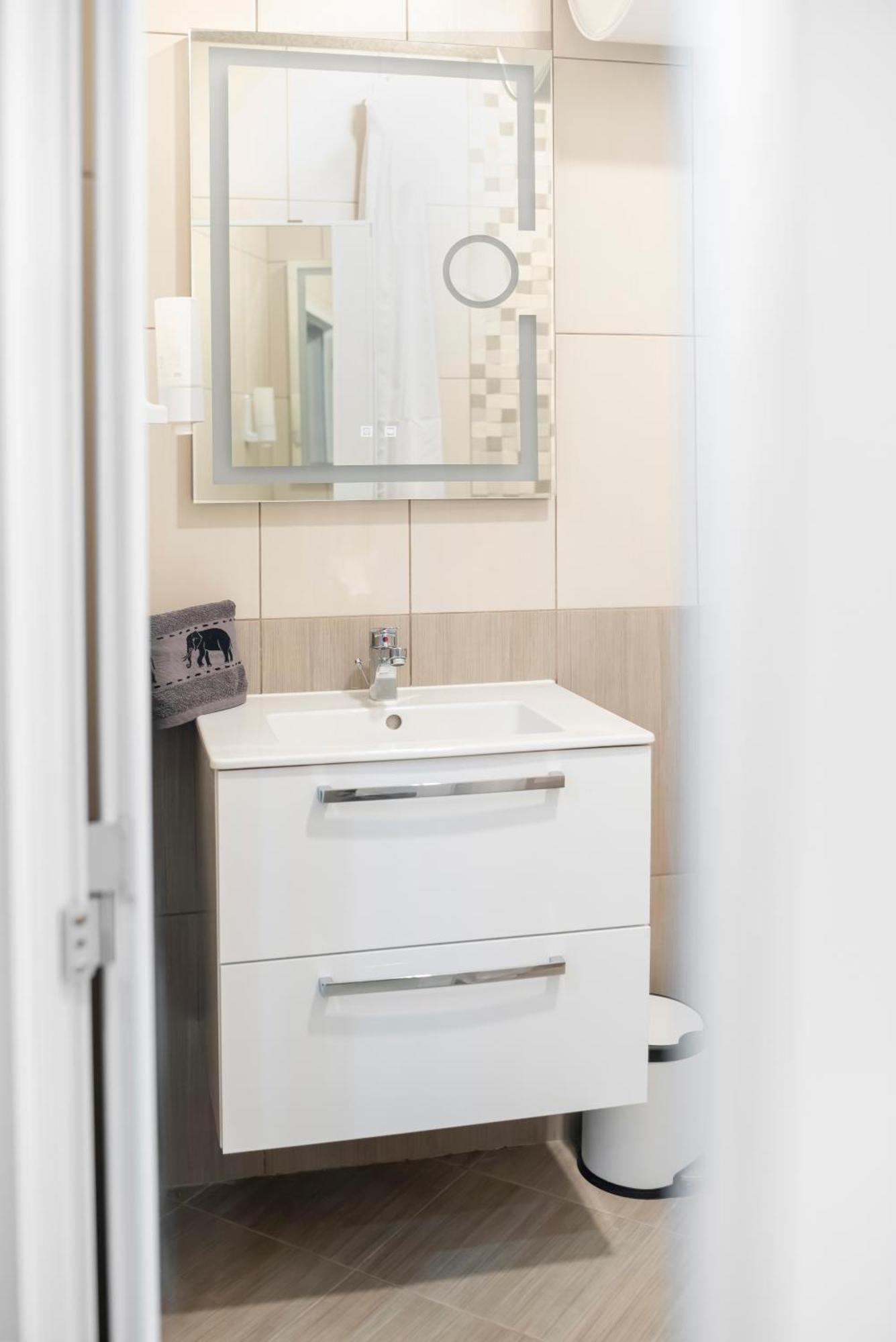 Mdm Apartment City Center Felicita Deluxe 루세 외부 사진