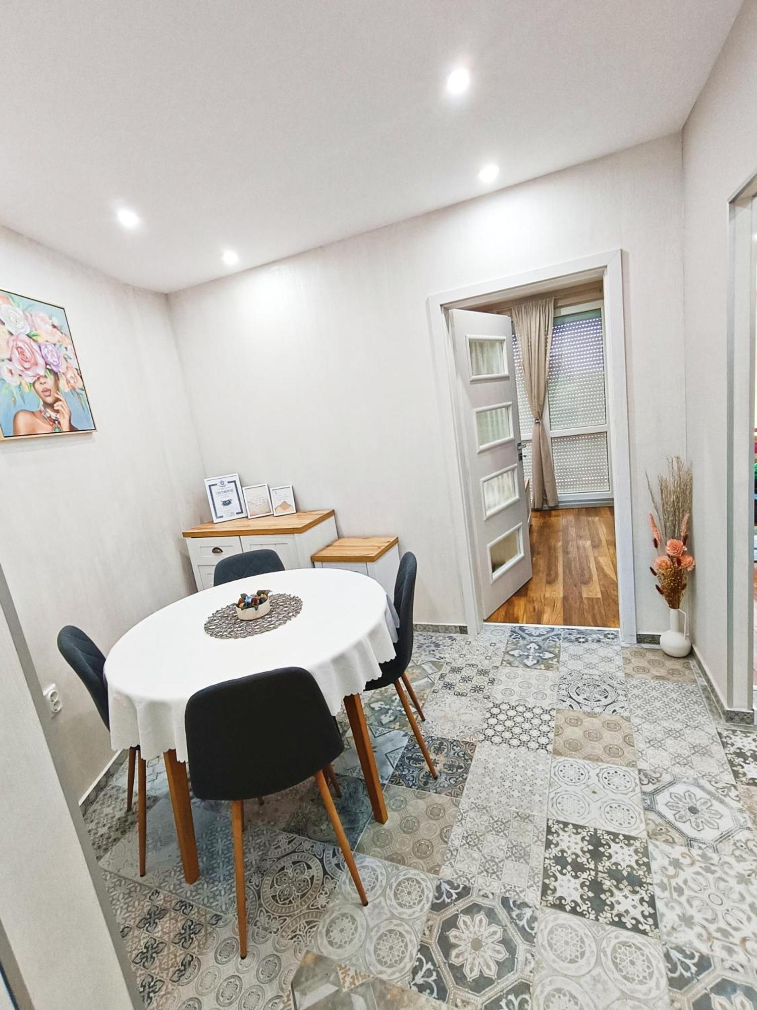 Mdm Apartment City Center Felicita Deluxe 루세 외부 사진
